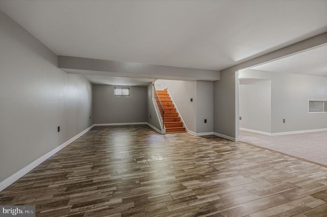 13 CORNWALL DR, Newark, DE 19711