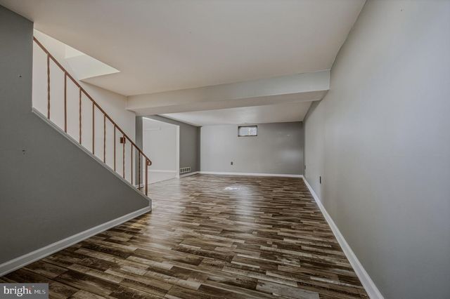 13 CORNWALL DR, Newark, DE 19711
