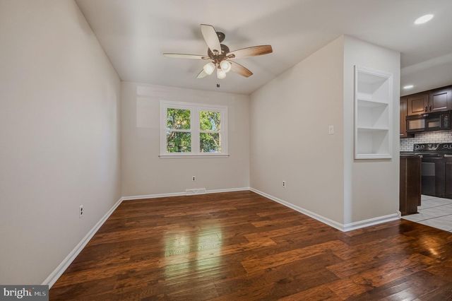 13 CORNWALL DR, Newark, DE 19711