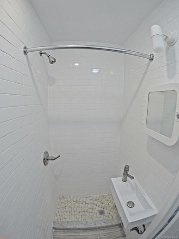 4024 Aske Street 2FL, Elmhurst, NY 11373