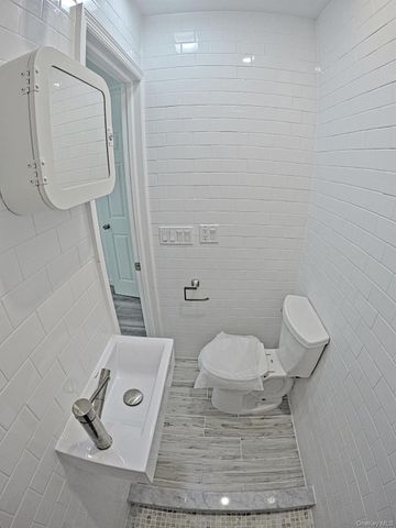 4024 Aske Street 2FL, Elmhurst, NY 11373