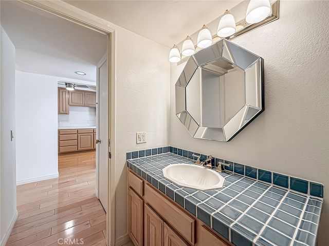 18100 Burbank Boulevard 24, Tarzana, CA 91356