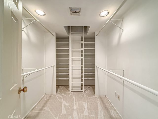 18100 Burbank Boulevard 24, Tarzana, CA 91356