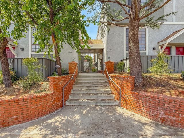18100 Burbank Boulevard 24, Tarzana, CA 91356