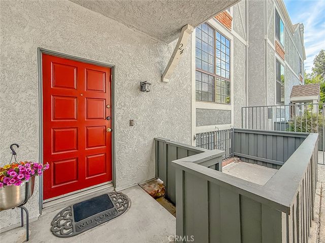 18100 Burbank Boulevard 24, Tarzana, CA 91356