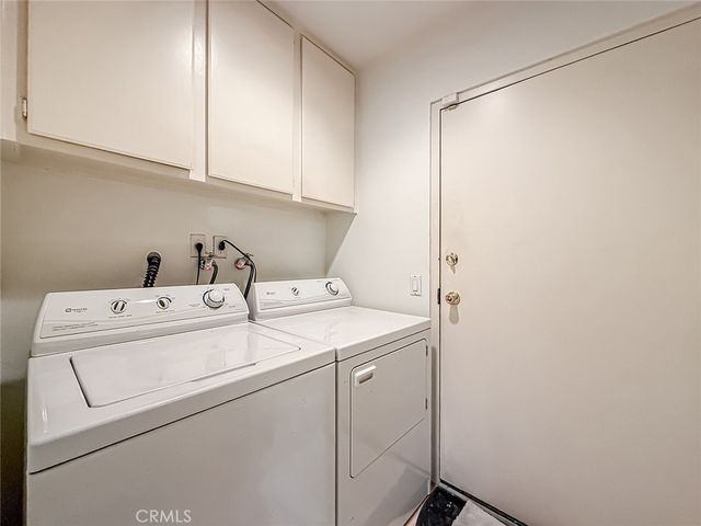 18100 Burbank Boulevard 24, Tarzana, CA 91356