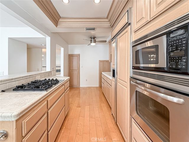 18100 Burbank Boulevard 24, Tarzana, CA 91356