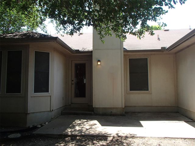 208 Juniper ST, Georgetown, TX 78626