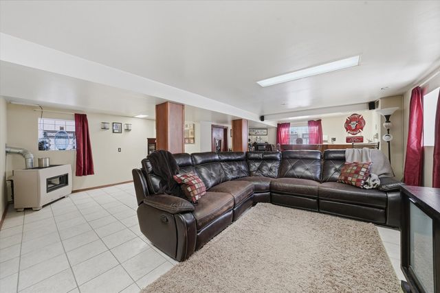 2100 N Leamington Avenue, Chicago, IL 60639