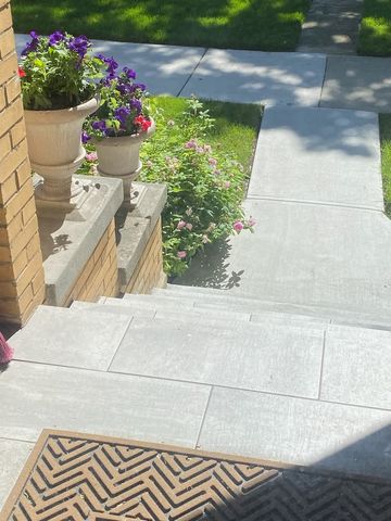 2100 N Leamington Avenue, Chicago, IL 60639