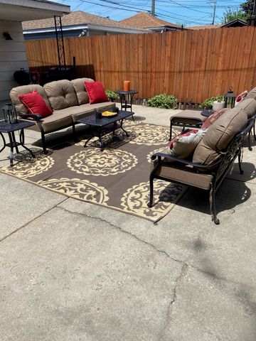 2100 N Leamington Avenue, Chicago, IL 60639