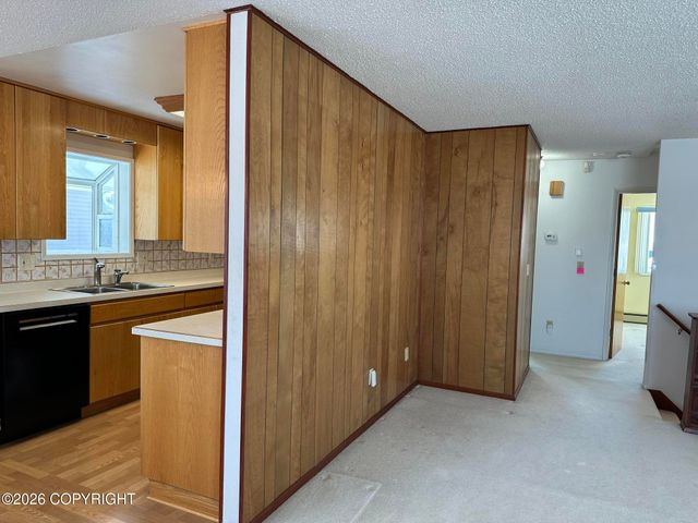 312 Thomas Circle, Anchorage, AK 99508