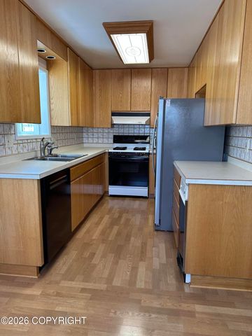 312 Thomas Circle, Anchorage, AK 99508