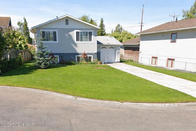 312 Thomas Circle, Anchorage, AK 99508