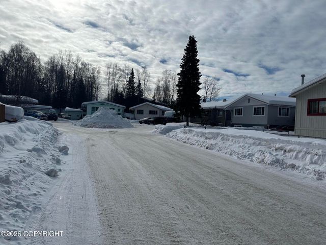 312 Thomas Circle, Anchorage, AK 99508