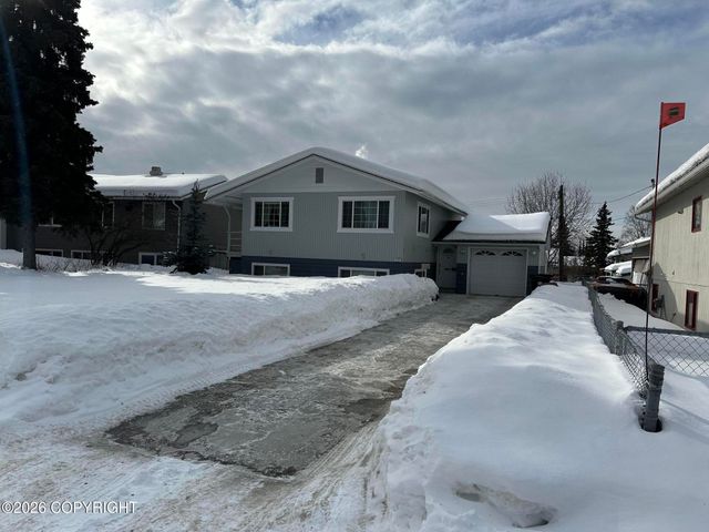 312 Thomas Circle, Anchorage, AK 99508