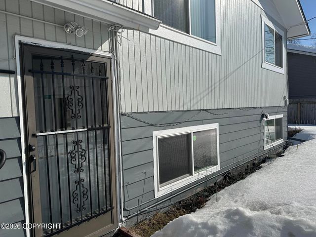 312 Thomas Circle, Anchorage, AK 99508