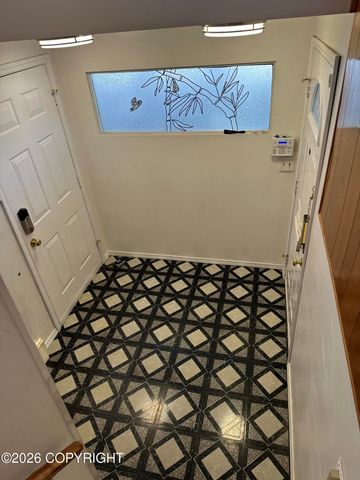 312 Thomas Circle, Anchorage, AK 99508