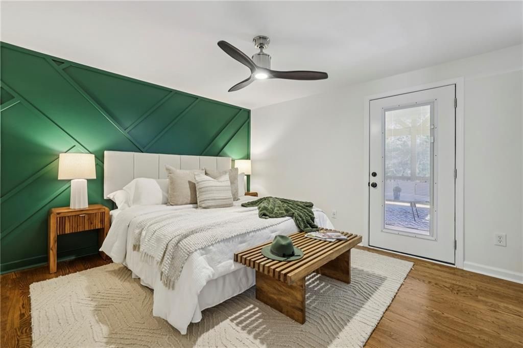 Image 17 of property listing at 10405 Meadow Crest Lane, Alpharetta, GA 30022