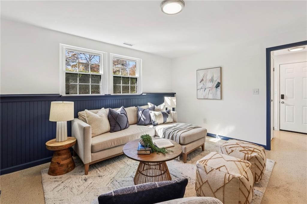 Image 27 of property listing at 10405 Meadow Crest Lane, Alpharetta, GA 30022