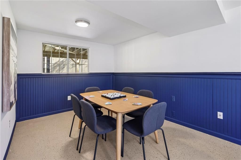 Image 30 of property listing at 10405 Meadow Crest Lane, Alpharetta, GA 30022