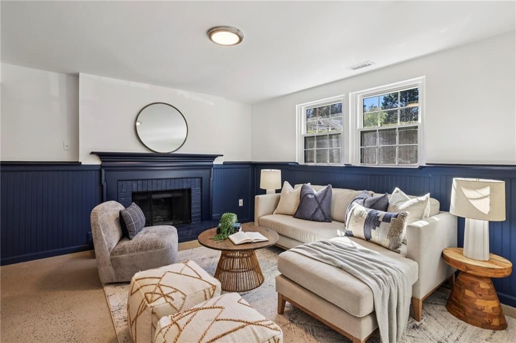 Image 32 of property listing at 10405 Meadow Crest Lane, Alpharetta, GA 30022