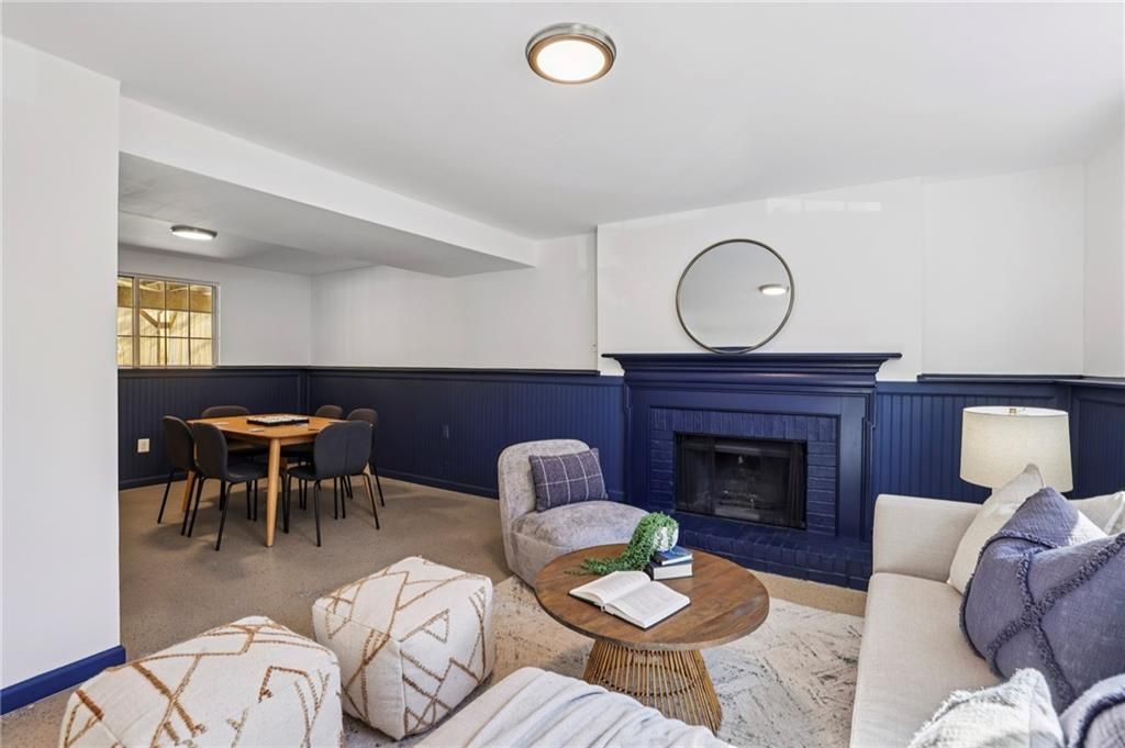 Image 33 of property listing at 10405 Meadow Crest Lane, Alpharetta, GA 30022