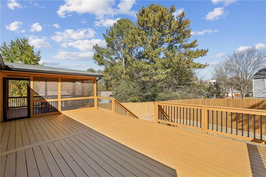 Image 35 of property listing at 10405 Meadow Crest Lane, Alpharetta, GA 30022