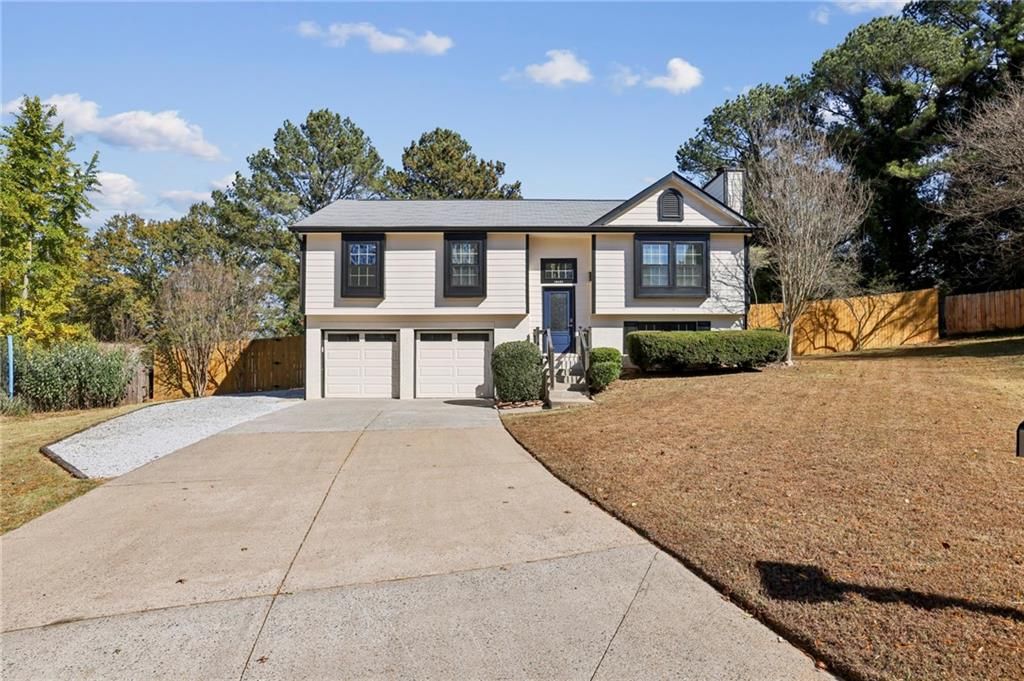 Image 41 of property listing at 10405 Meadow Crest Lane, Alpharetta, GA 30022