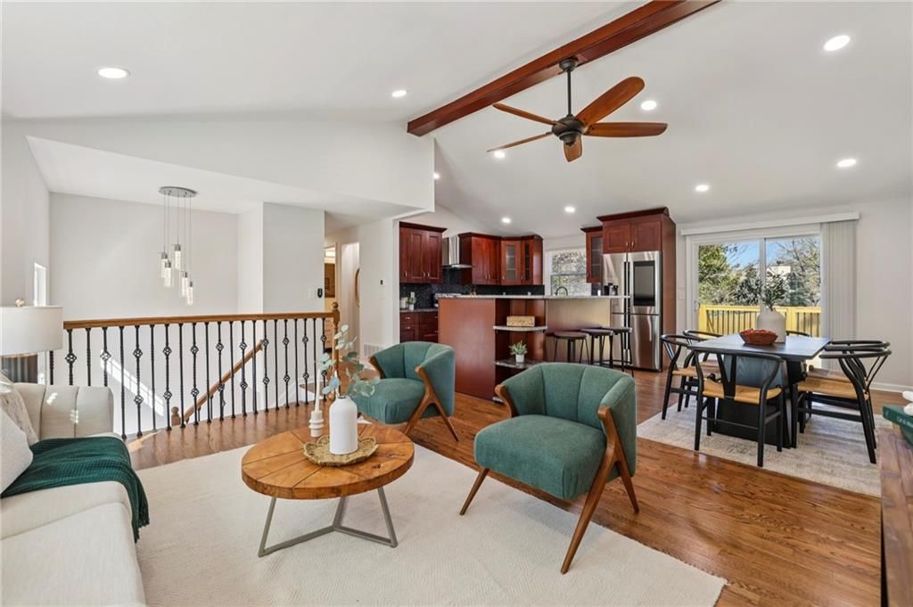 Image 9 of property listing at 10405 Meadow Crest Lane, Alpharetta, GA 30022