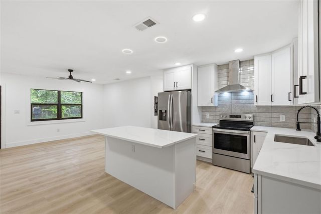595 PINE STREET, Safety Harbor, FL 34695