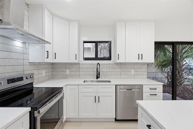 595 PINE STREET, Safety Harbor, FL 34695