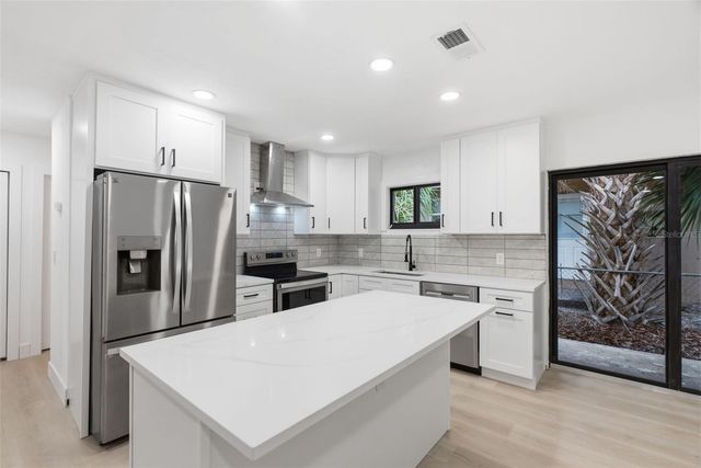 595 PINE STREET, Safety Harbor, FL 34695