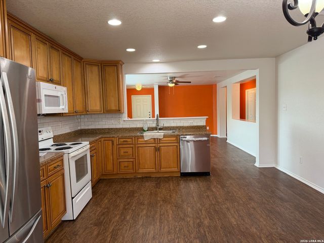 11102 Anarbor Field, San Antonio, TX 78254