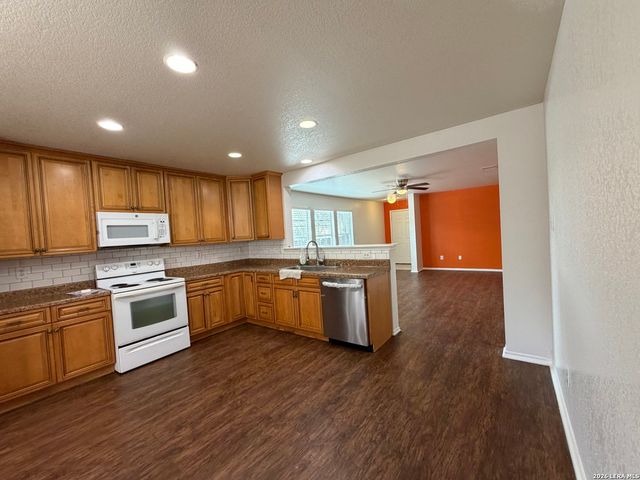 11102 Anarbor Field, San Antonio, TX 78254