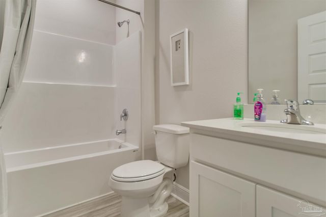 4741 Redhead Ct, Pace, FL 32571