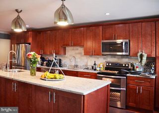 2329 S QUEEN ST S, Arlington, VA 22202