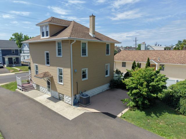 25 CENTER AVE, Willow Grove, PA 19090