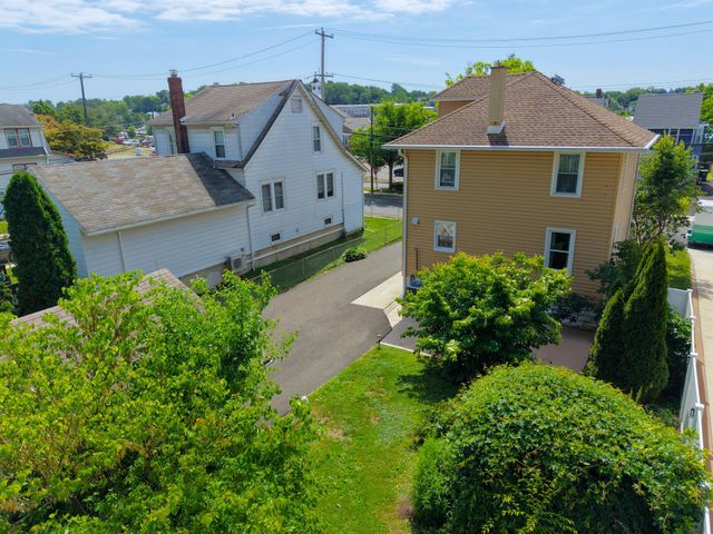 25 CENTER AVE, Willow Grove, PA 19090