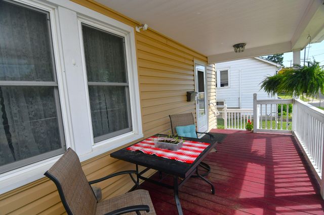 25 CENTER AVE, Willow Grove, PA 19090