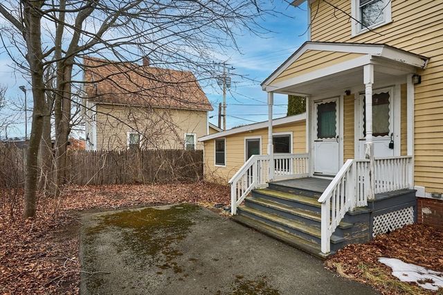 372 Federal St, Greenfield, MA 01301