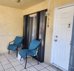 15619 SW 73rd Cir Ter 10-9, Miami, FL 33193