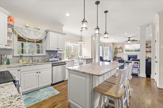 6020 Scotford CT, Roanoke, VA 24018