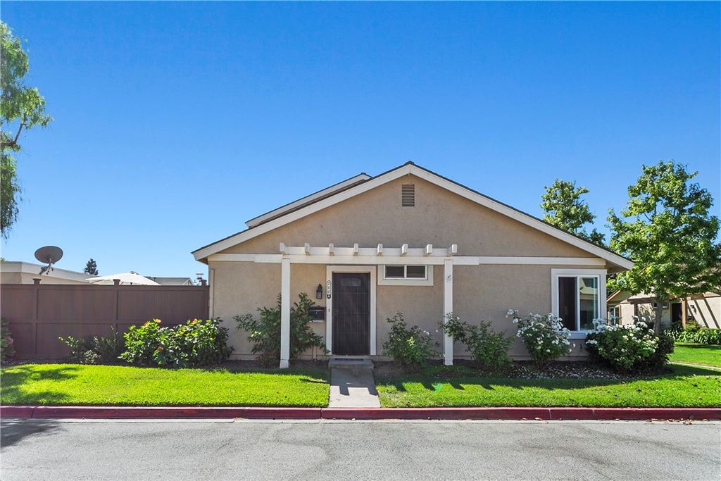 250 A Carriage, Santa Ana, CA 92707