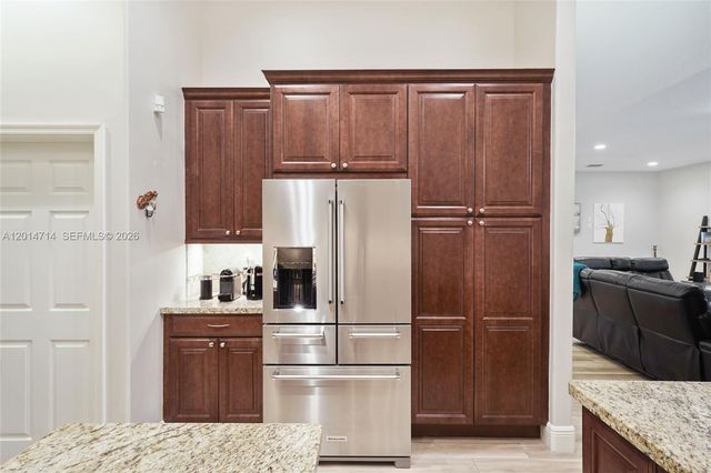 1190 Balboa Ct, Weston, FL 33326