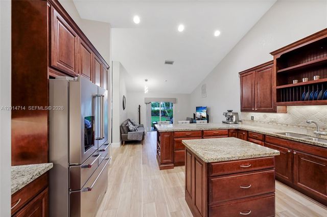 1190 Balboa Ct, Weston, FL 33326