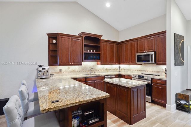 1190 Balboa Ct, Weston, FL 33326