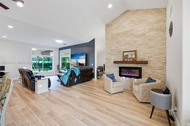 1190 Balboa Ct, Weston, FL 33326