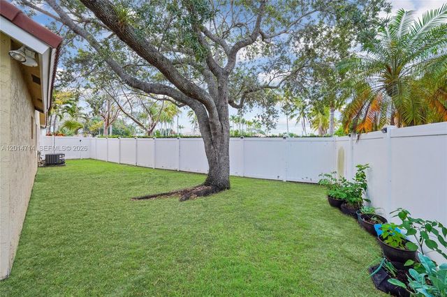 1190 Balboa Ct, Weston, FL 33326