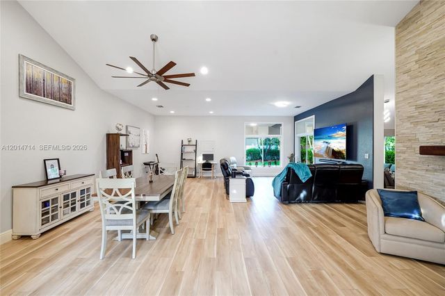 1190 Balboa Ct, Weston, FL 33326